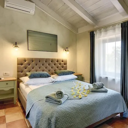 Azur Villa Muntic